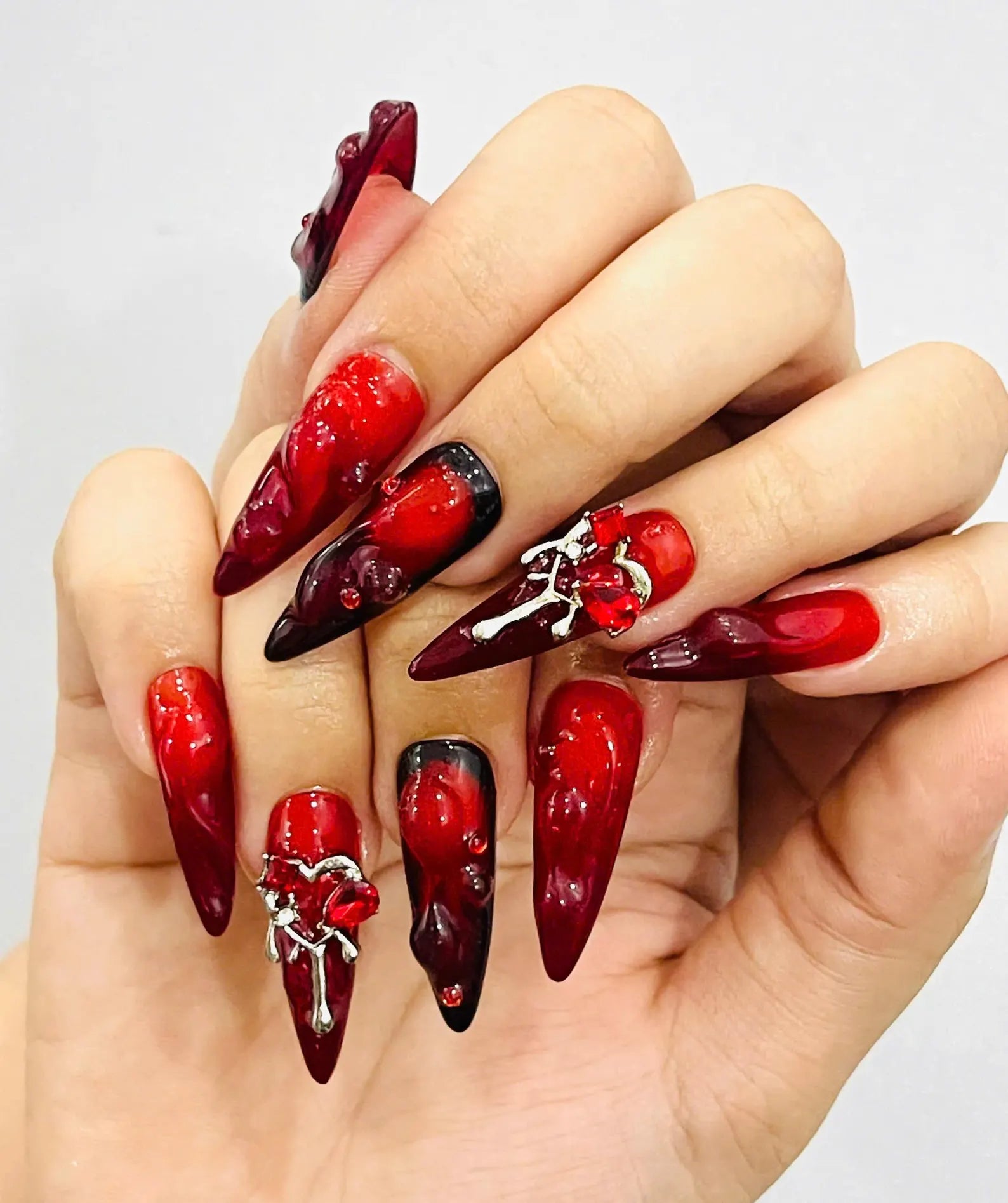 bloody-heart-drip-gothic-nails
