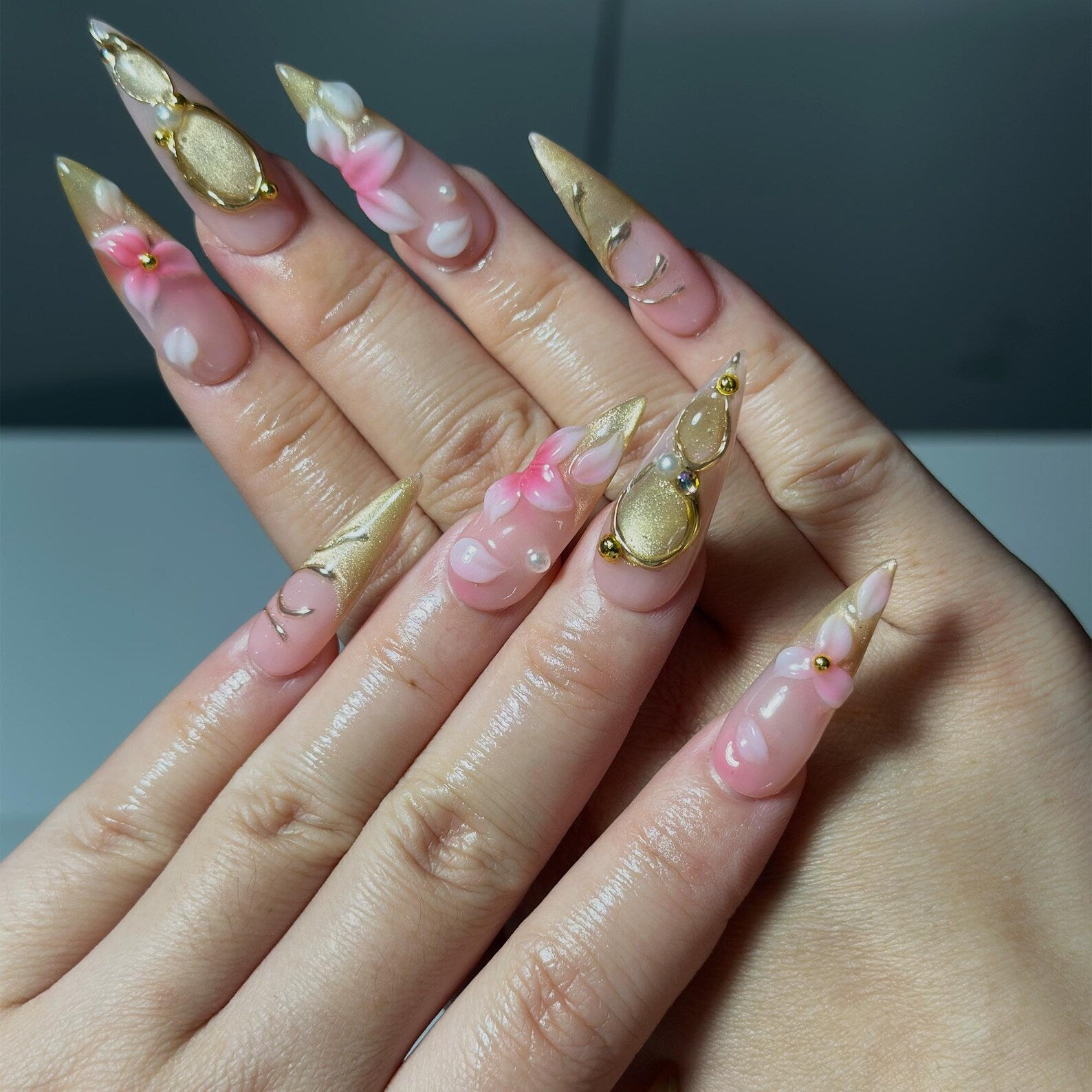 champagne-floral-wedding-press-on-nails