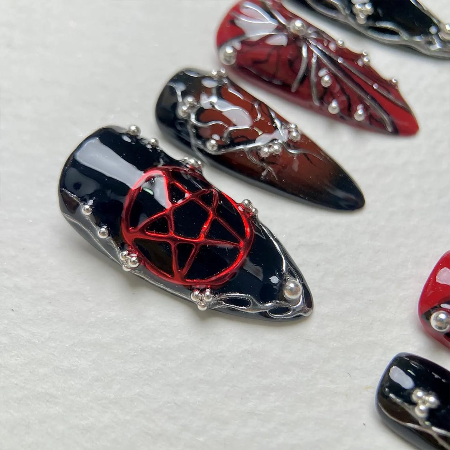 gothic-pentagram-cross=press-on-nails