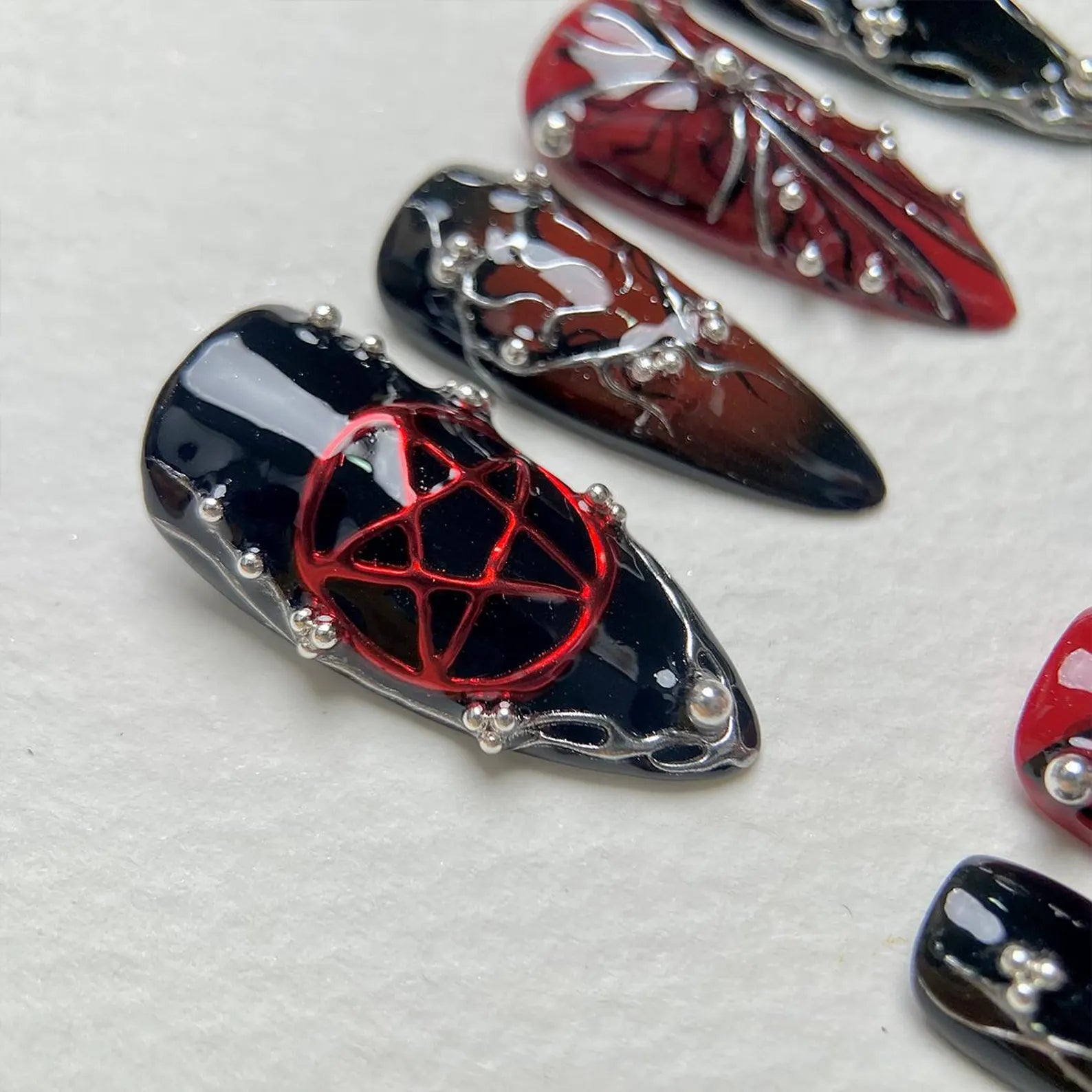 gothic-pentagram-cross=press-on-nails