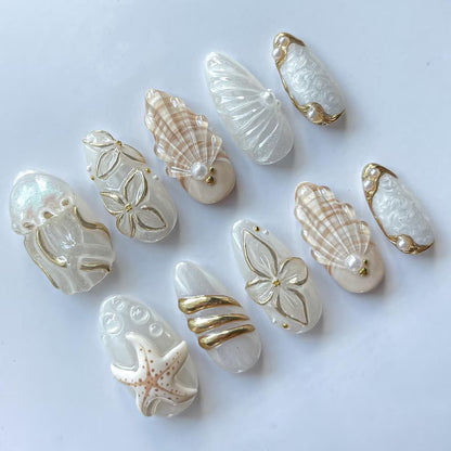 seashell-beach-summer-nails